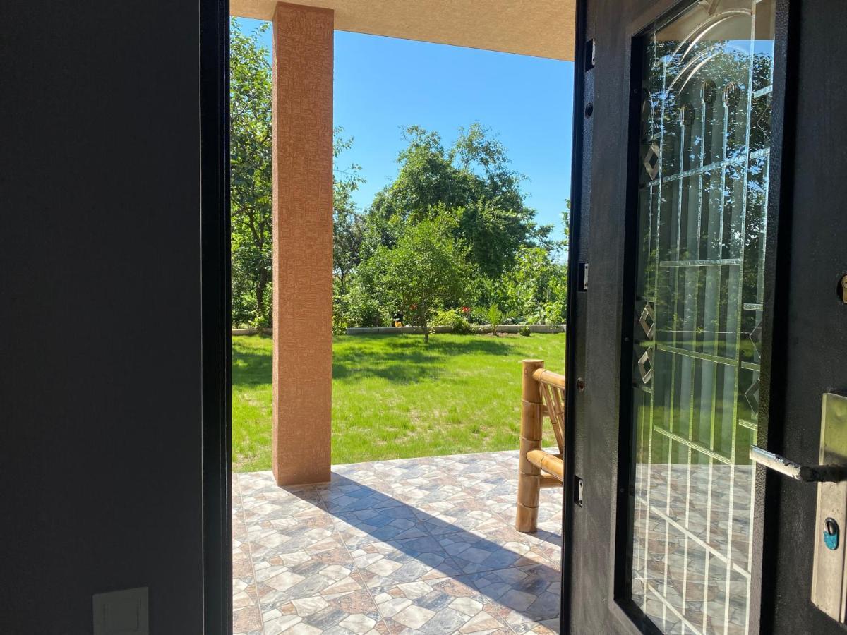 Orange Villa Гоніо Екстер'єр фото